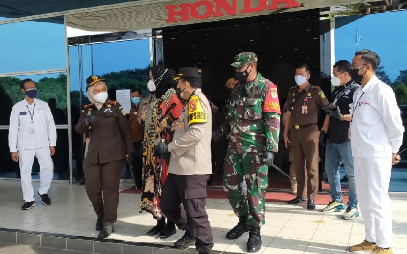 1 Perusahaan di Karawang Berani Langgar PPKM Darurat demi Kejar Target Produksi