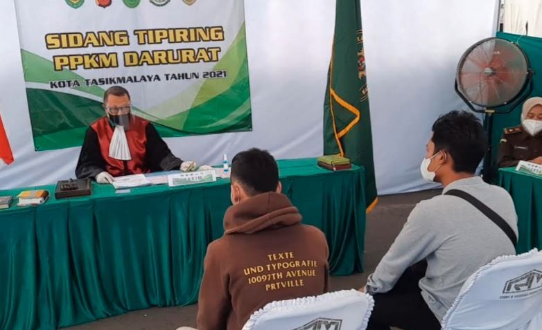 Selain Tukang Bubur, Pedagang Bakso di Tasikmalaya Juga Didenda Rp5 Juta Langgar PPKM