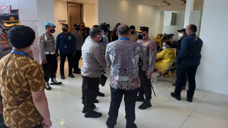 Kapolda Metro Pantau Vaksinasi Presisi untuk Anak 12-17 Tahun di Capitol Residence