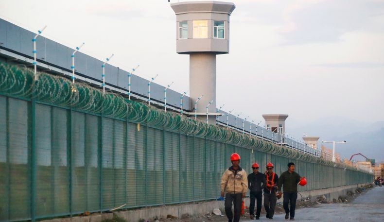 AS Masukkan 14 Perusahaan Teknologi China dalam Daftar Hitam Penindasan Muslim Uighur