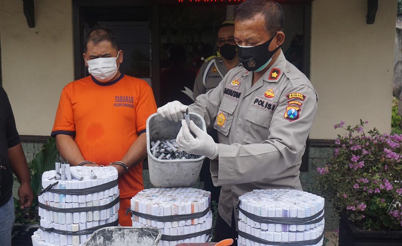 Simpan Bahan Peledak dan Petasan, Penjual Keripik di Malang Ditangkap Polisi