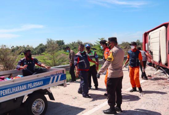 Kronologi Kecelakaan Maut Bus di Tol Pemalang, Sopir Bus Hindari Truk Oleng
