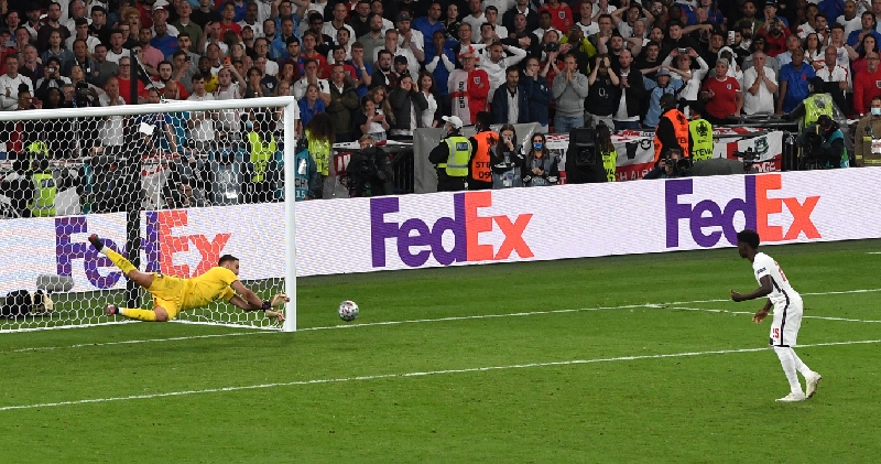 Terungkap, Ini Alasan Donnarumma Tak Selebrasi usai Tepis Penalti Saka
