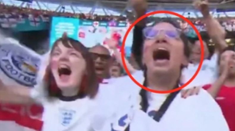 Apes, Perempuan Ini Dipecat Setelah Tepergok Nonton Semifinal Euro 2020 padahal Izin Sakit