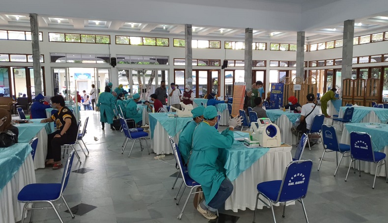Gelar Vaksinasi Gratis, IKA Unpad Bidik 50.000 Warga Jawa Barat