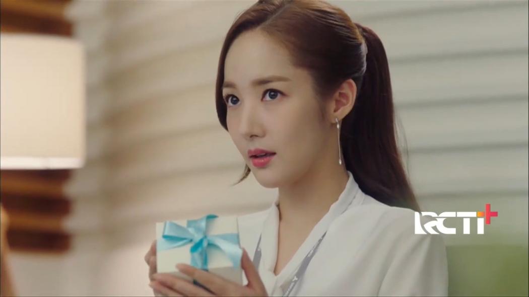 What’s Wrong With Secretary Kim, Terkuak Hadiah Misterius dari Pimpinan Perusahaan  