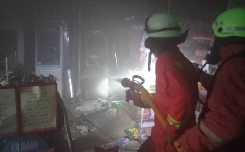 Kebakaran Hanguskan Minimarket di Tanjung Priok, Kerugian Ditaksir Capai Rp100 Juta