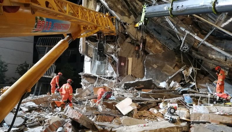 Korban Tewas Hotel Ambruk di China Jadi 8 Orang, 9 Masih Hilang