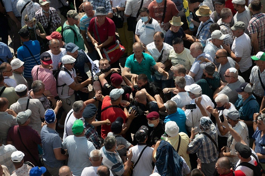 Ratusan Purnawirawan Polisi Geruduk Gedung DPR, Tuntut Kenaikan Uang Pensiun