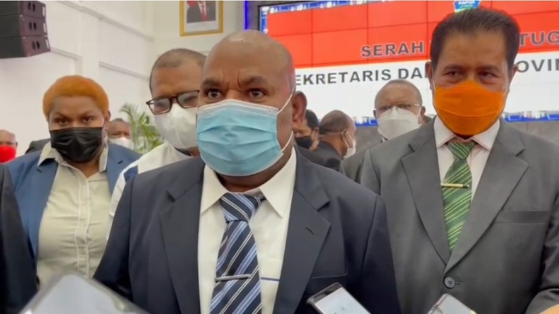 Gubernur Lukas Enembe Minta Warga Papua Bersiap Lockdown 1 Bulan