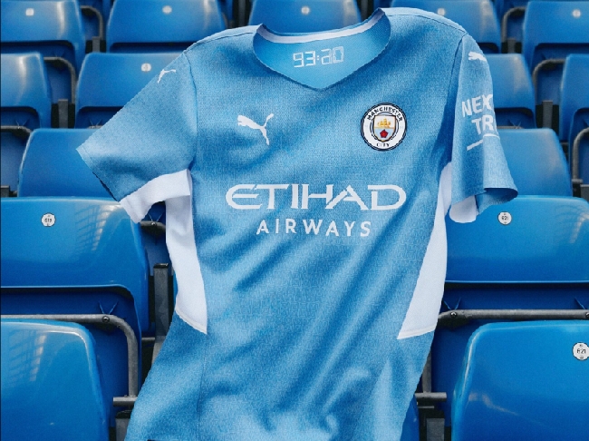 Terinspirasi Gol Menit Akhir Aguero, Ini Penampakan Jersey Kandang Man City 2021/2022