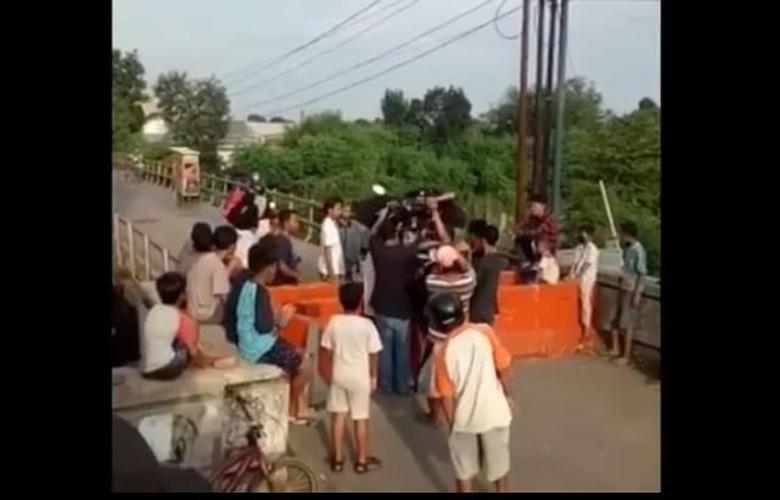 Viral Warga Angkat Motor Terobos Penyekatan di Tegal, Kini Dijaga Ketat Personel TNI