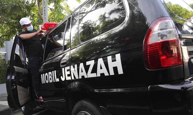 Pemkot Surabaya Jadikan Kendaraan Dinas Pejabat untuk Mobil Jenazah Covid-19 
