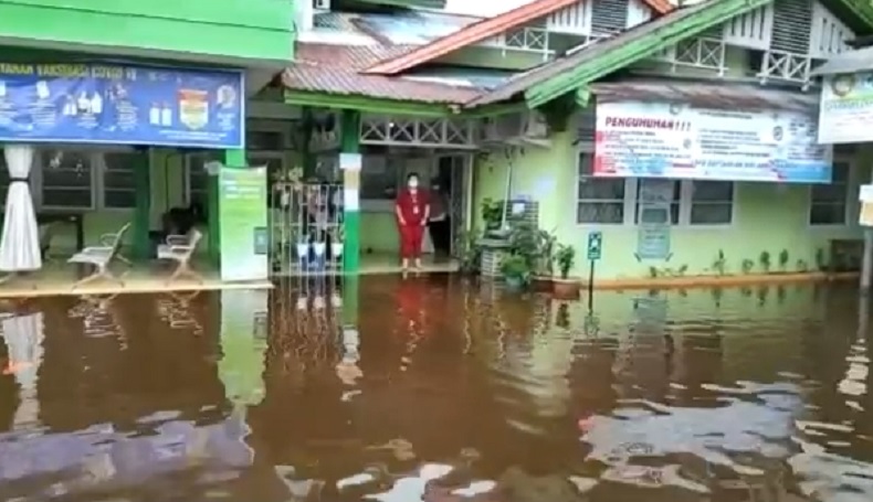Puskesmas Purnama Pontianak Kebanjiran, Layanan Vaksinasi Covid-19 Ditunda
