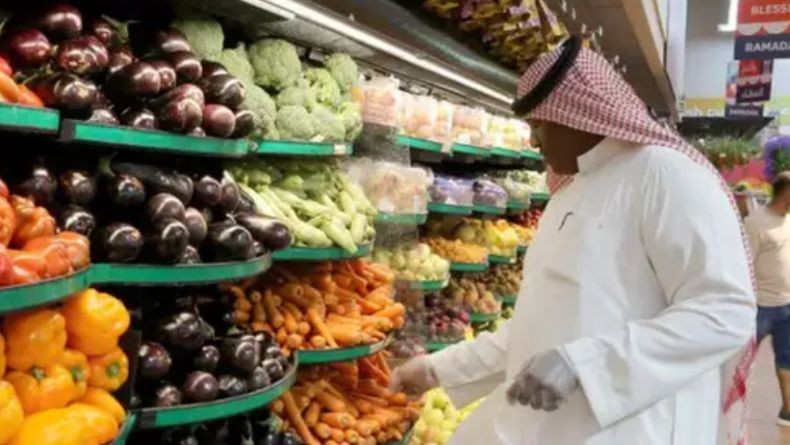 Mulai 1 Agustus, Arab Saudi Larang Orang Belum Divaksin Covid Masuk Tempat Umum