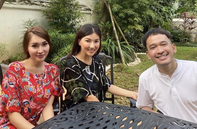 Pakai Daster, Lucinta Luna Disebut Mirip Sarwendah dan Dipuji Netizen 