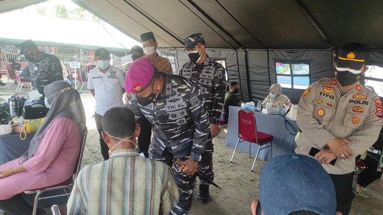 Di Desa Tanjung Anom Tangerang, TNI AL Gelar Vaksinasi Serentak untuk Masyarakat Pesisir