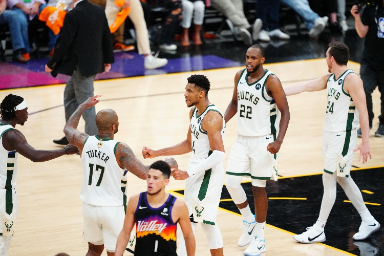 Taklukkan Suns di Gim 5, Bucks Butuh 1 Kemenangan Lagi untuk Juara NBA 2020/2021