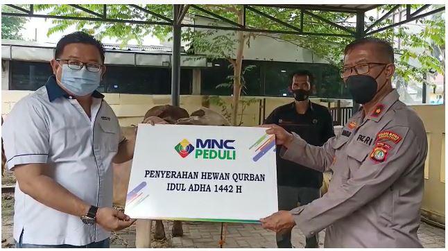 MNC Peduli Serahkan Hewan Kurban ke Polres Jakarta Pusat