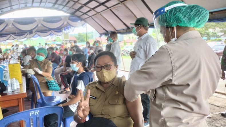 Wagub Papua Barat Akui Ada Warga Percaya Vaksin Bisa Memusnahkan Etnis Tertentu