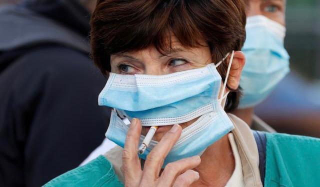 Ini Alasan Perokok Lebih Rentan Terinfeksi dan Alami Kasus Covid-19 Parah   