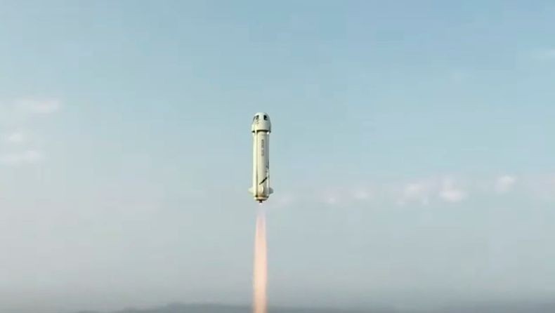 Akhirnya Orang Terkaya di Dunia Jeff Bezos Meluncur ke Luar Angkasa