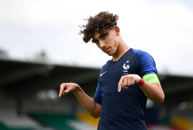Adil Aouchiche, Wonderkid Penerus Zidane yang Bikin PSG dan Arsenal Menyesal