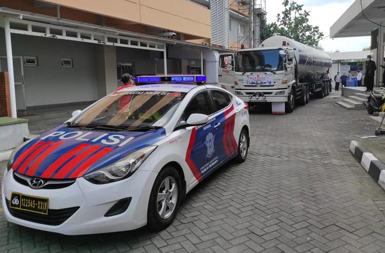 Satuan PJR Polda DIY Turun Tangan Kawal Distribusi Oksigen ke Rumah Sakit