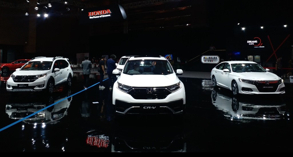 Kesal Mobil Putih Jadi Kusam dan Menguning, Begini Cara Mengembalikannya ke Warna Semula