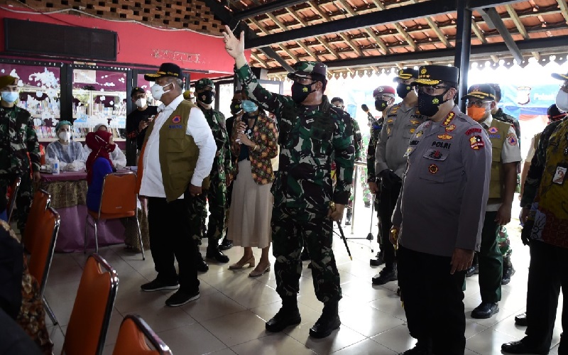 Panglima TNI Targetkan 70 Persen Warga Jakarta sudah Divaksin sebelum 17 Agustus 2021