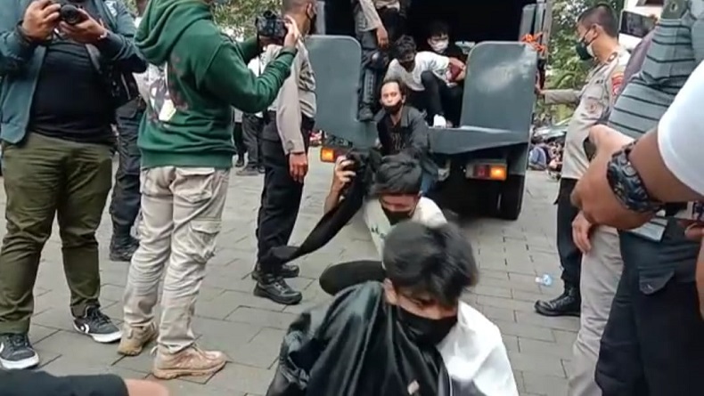 1 Demonstran Aksi Tolak PPKM Jadi Tersangka, 7 Reaktif Covid-19