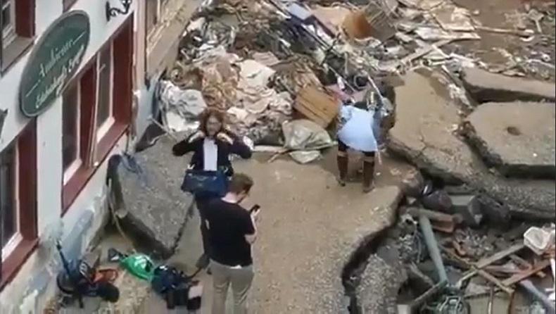 Memalukan, Jurnalis TV Ini Lumuri Badan dengan Lumpur dan Mengaku Bantu Bersihkan Banjir