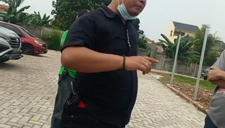 Polisi Amankan Senpi Milik Pria Bertubuh Besar yang Sempat Resahkan Warga Jakbar