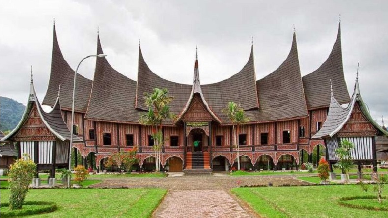 Daftar Rumah Adat di Indonesia yang Tahan Gempa 