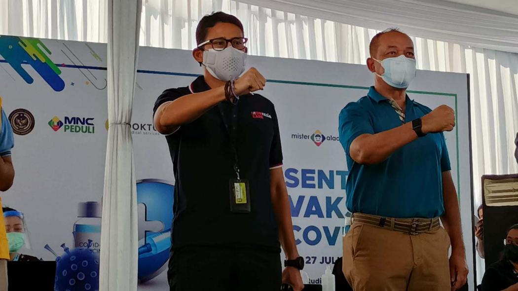 Menparekraf Sandiaga Uno Tinjau Sentra Vaksinasi Covid-19 di MNC Studios