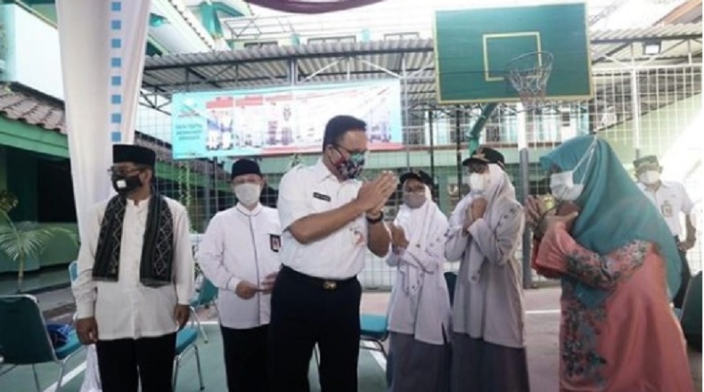 Anies Sebut 7 Juta Orang Sudah Vaksinasi Covid-19 di Jakarta, Netizen: The Best Lah