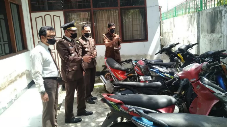 Tak Diambil, 12 Motor yang Ditilang masih Terparkir di Kejari Payakumbuh