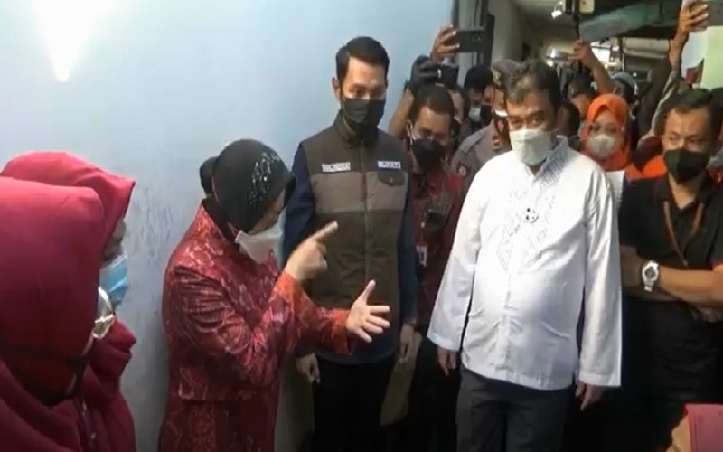 Mensos Risma Ngamuk di Tuban, Tahu Pencairan BPNT Ditahan