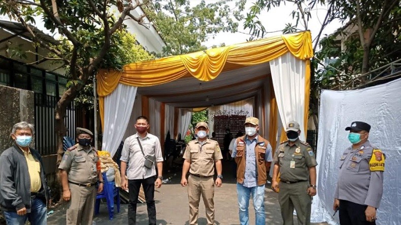 Timbulkan Kerumunan, Pesta Pernikahan Warga di Cengkareng Dibubarkan Petugas