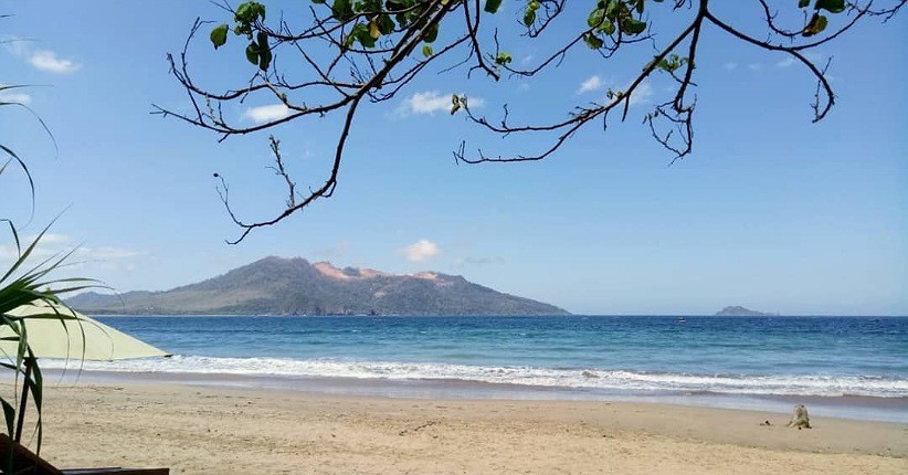 Mengenal Keindahan Pantai Mustika Banyuwangi, Saingan Berat Pulau Merah
