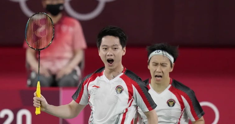 Sangat Kesal! Ini Momen Kevin Sanjaya Banting Raket usai Serve Marcus Gideon Dinyatakan Fault