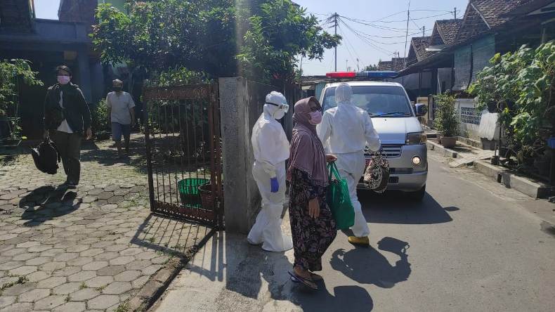 Berstatus OTG, 47 Pasien Covid-19 di Solo Dibawa ke Tempat Isolasi Terpusat 