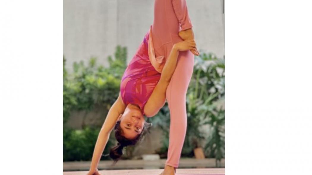 Dewi Perssik Pose Yoga Kepala di Bawah, Netizen: Duh Ngilu, Gue Kayak Gitu Kecengklak