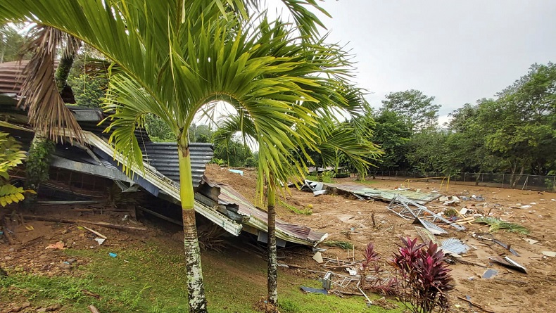 Curah Hujan Tinggi Picu Banjir, 2 Warga Tewas Infrastruktur Rusak