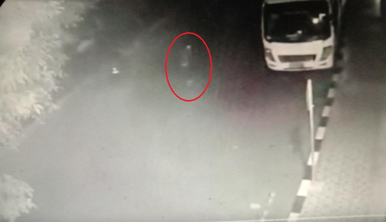 Terekam CCTV, 2 Pengendara Motor Lempar Bungkusan Diduga Sabu ke Lapas Purwakarta