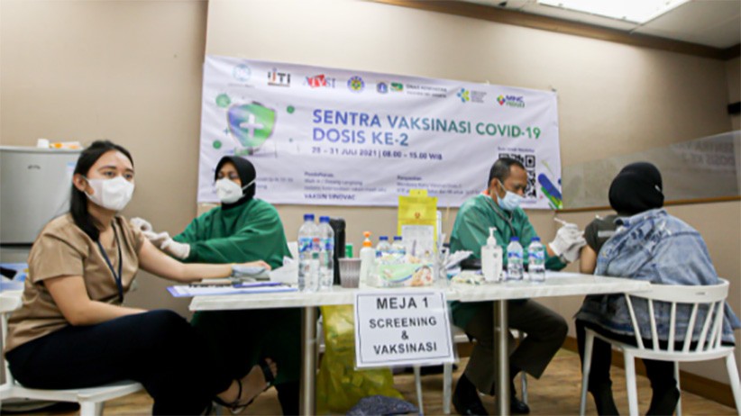 1.300 Orang Antusias Ikuti Vaksin Covid-19 di Sentra Vaksinasi Dosis Kedua