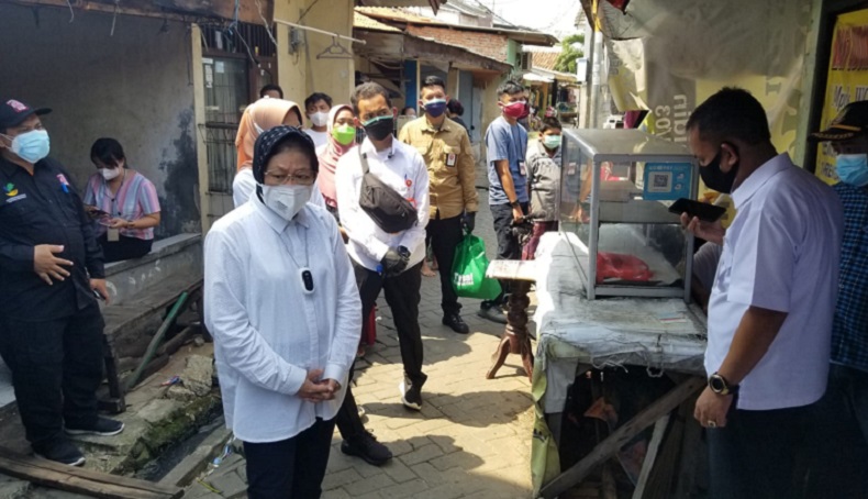 Mensos Risma Minta Warga Tangerang Tolak Pungutan Liar Bansos