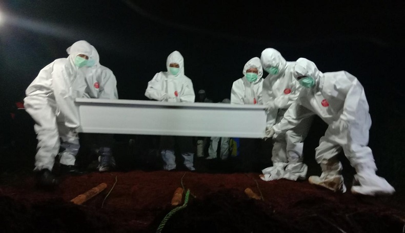Cerita Penggali Kubur saat Pandemi, Ada Suara Memanggil dari Tanah yang Digali