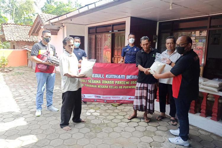 Rutan Purworejo Salurkan 120 Paket Bantuan untuk Warga Terdampak Covid-19