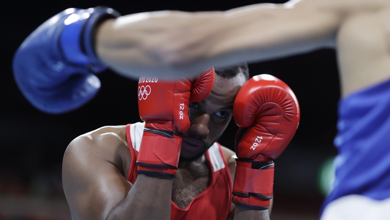 Nekat Hendak Gigit Lawan, Petinju Ini Didiskulaifikasi dari Olimpiade Tokyo